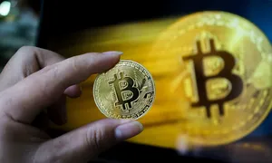 Bitcoin tiến sát 80.000 USD