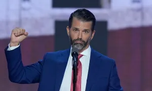 Trump Jr. đáp trả hoài nghi về dàn nội các 'phá cách' của bố