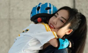 Hằng BingBoong kể chuyện làm mẹ đơn thân trong MV Hằng BingBoong kể chuyện làm mẹ đơn thân trong MV