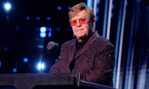 Căn bệnh khiến danh ca Elton John mất thị lực 6 tháng