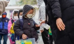 Có nên giữ trẻ trong nhà tránh rét?