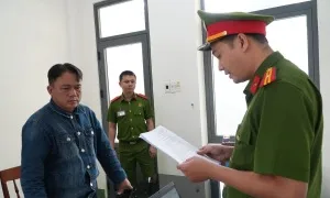 Giang hồ bị bắt vì xúc cát của doanh nghiệp Giang hồ bị bắt vì xúc cát của doanh nghiệp