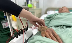 Đêm 'trắng' của người chăm bệnh