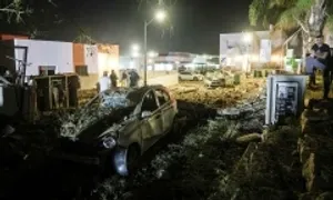 Iran mở đợt tấn công tên lửa mới vào Israel Iran mở đợt tấn công tên lửa mới vào Israel